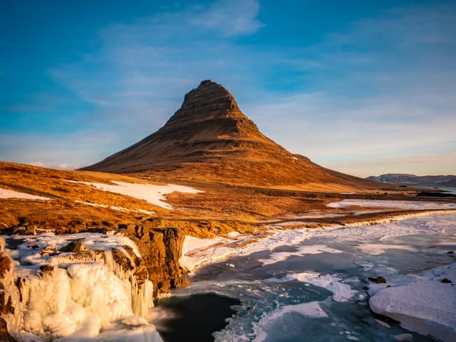 Kirkjufell Mountain
