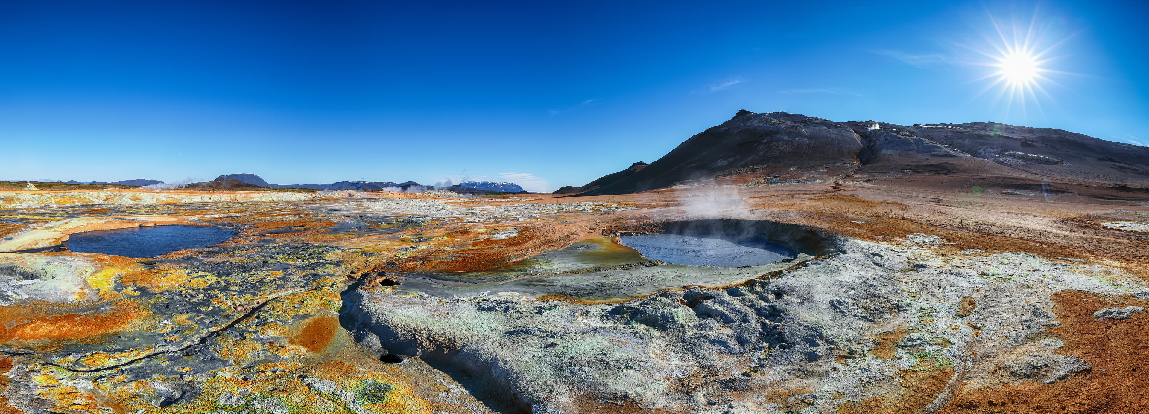 boiling-mudpot-namaskard-iceland